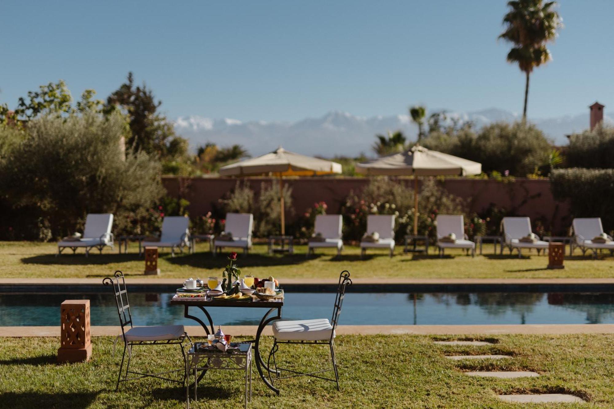 Hotel Les Roses By La Siredrah Ait Bou Zguia Exterior foto